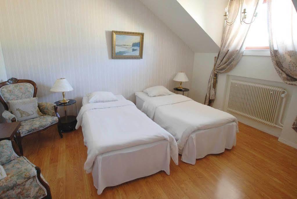 Avesta Stadshotell Bagian luar foto