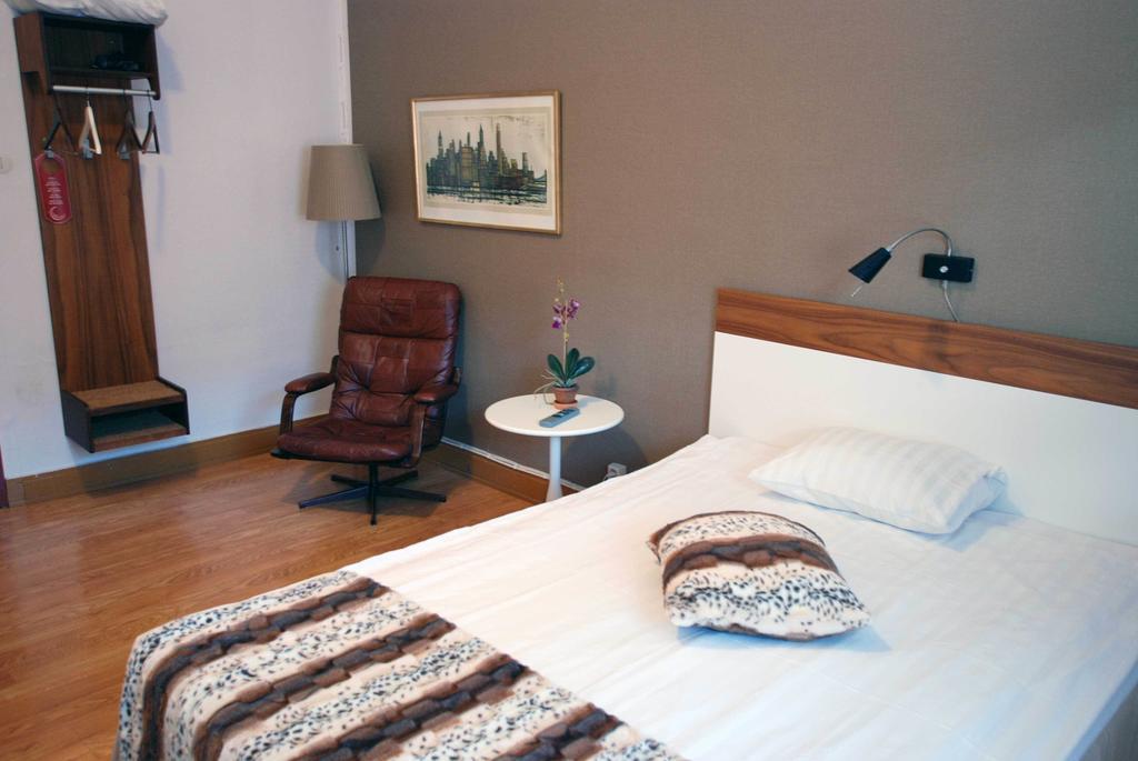 Avesta Stadshotell Bagian luar foto